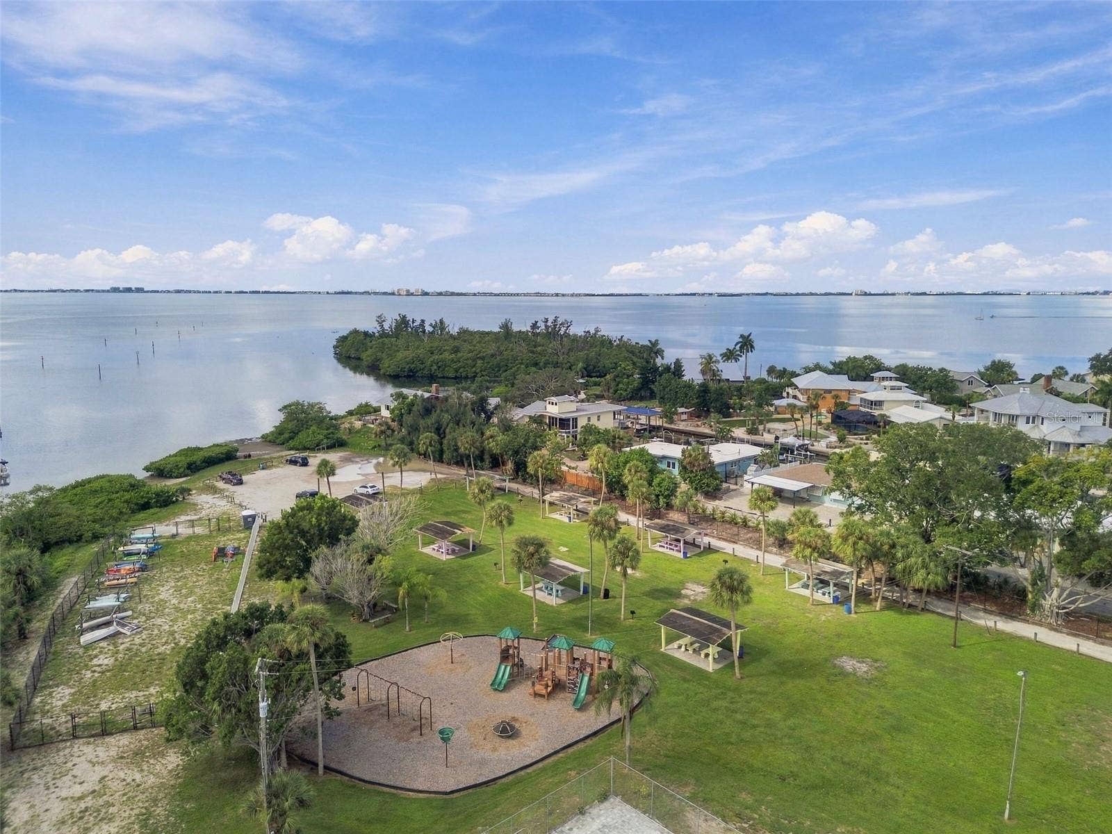 2315 AMHERST AVENUE, Bradenton, FL 34207 2315 AMHERST AVENUE, Bradenton, FL 34207