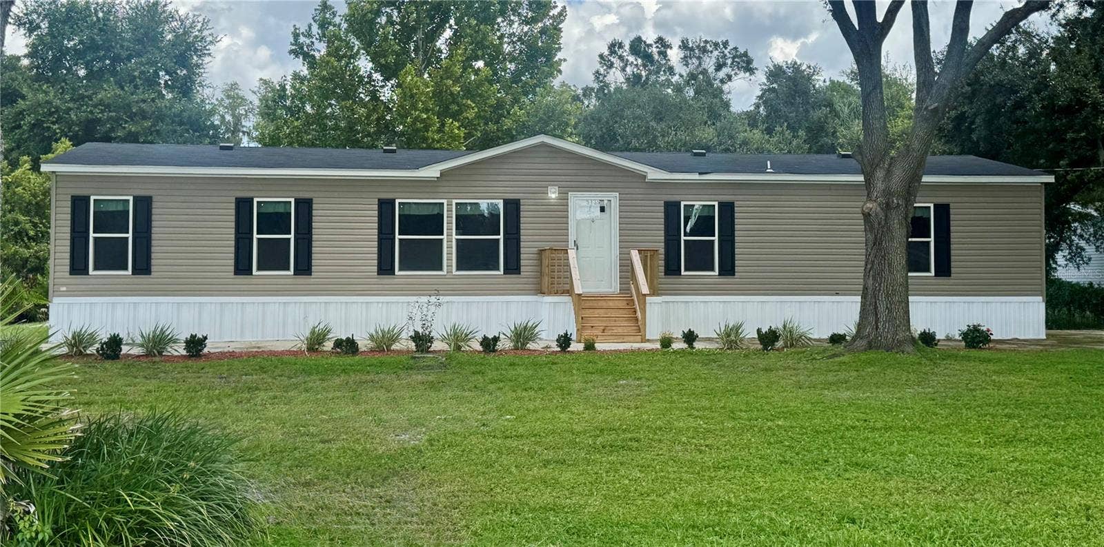 5135 TURTLE DOVE TRAIL, Lakeland, FL 33810 5135 TURTLE DOVE TRAIL, Lakeland, FL 33810