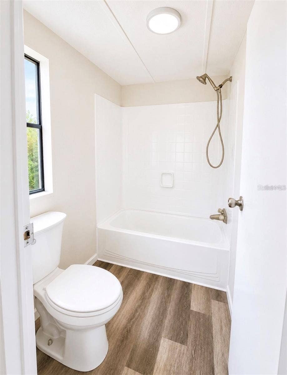 6416 SHIFLETT AVENUE, Lakeland, FL 33810 6416 SHIFLETT AVENUE, Lakeland, FL 33810