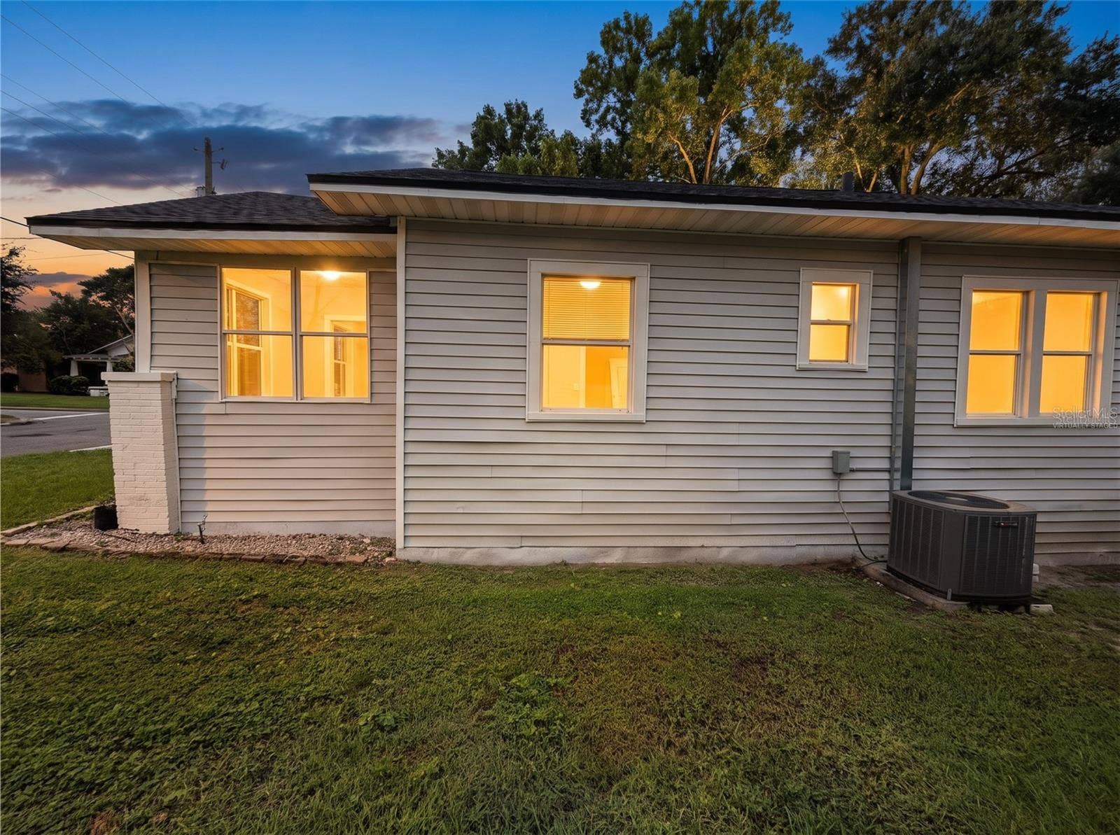 1199 KING AVENUE, Lakeland, FL 33803 left or north side of house "Virtually staged"