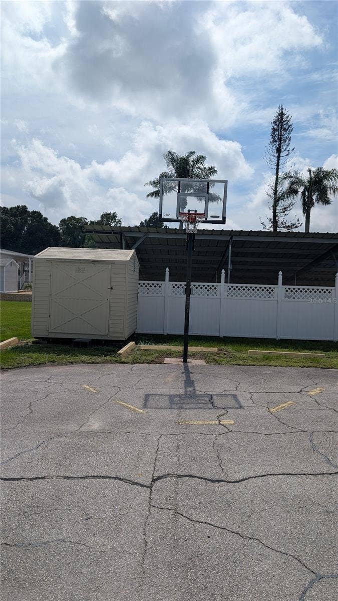 207 CITRUS RIDGE DRIVE, Davenport, FL 33837 BASKETBALL AREA