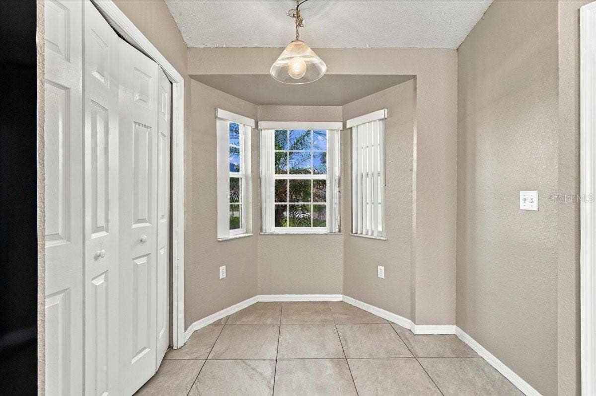 7123 SUMMIT DRIVE, Winter Haven, FL 33884 Breakfast Nook