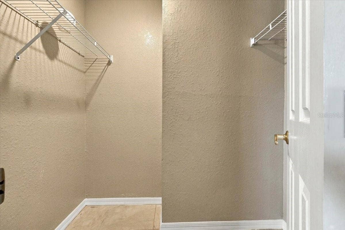 7123 SUMMIT DRIVE, Winter Haven, FL 33884 Walk In Closet