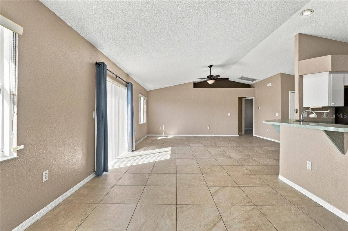 7123 SUMMIT DRIVE, Winter Haven, FL 33884 Dining to Living