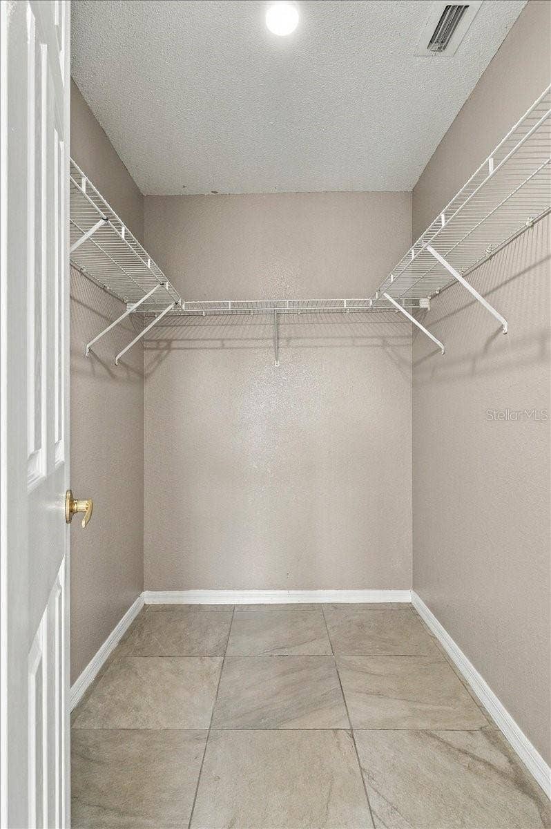 7123 SUMMIT DRIVE, Winter Haven, FL 33884 Walk in Closet