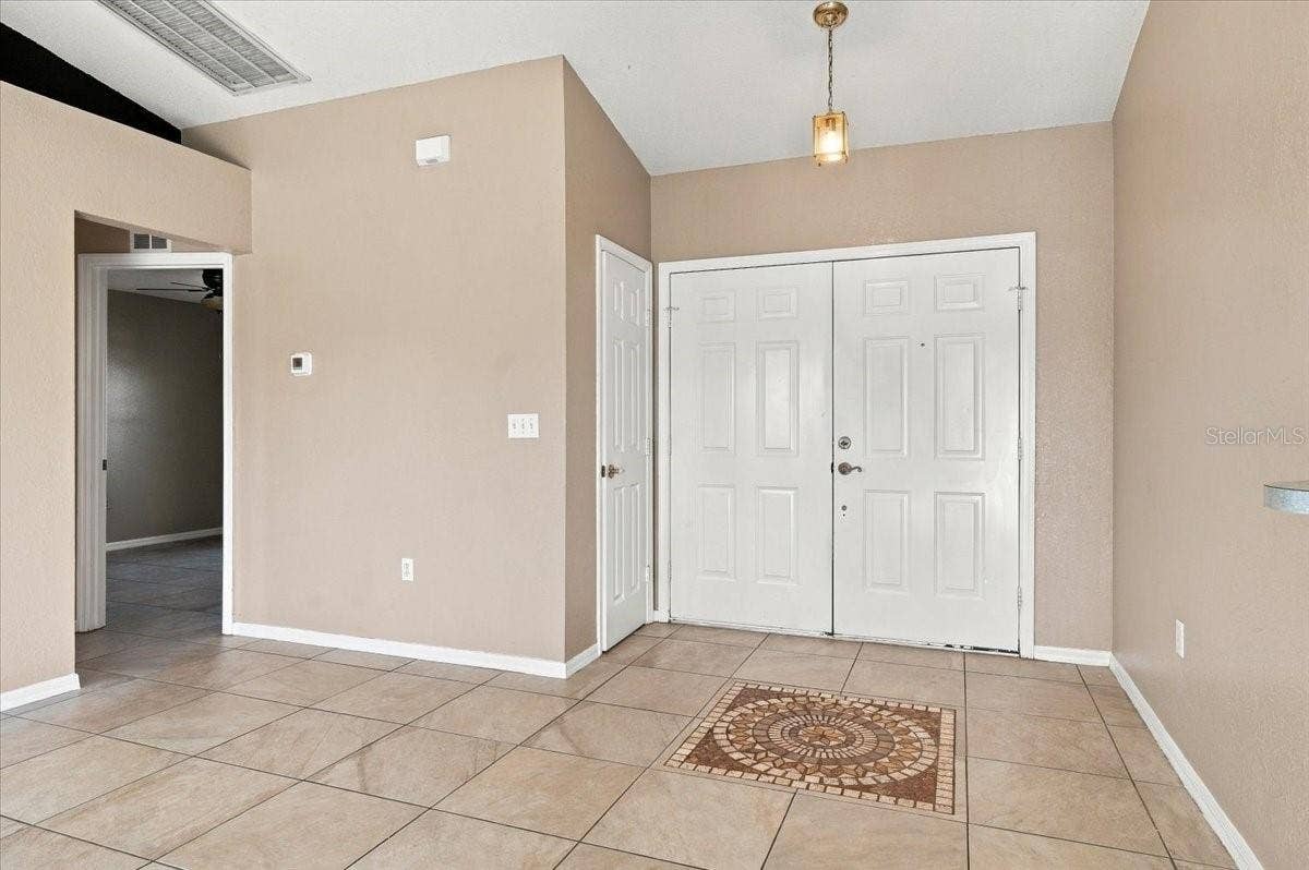 7123 SUMMIT DRIVE, Winter Haven, FL 33884 Foyer