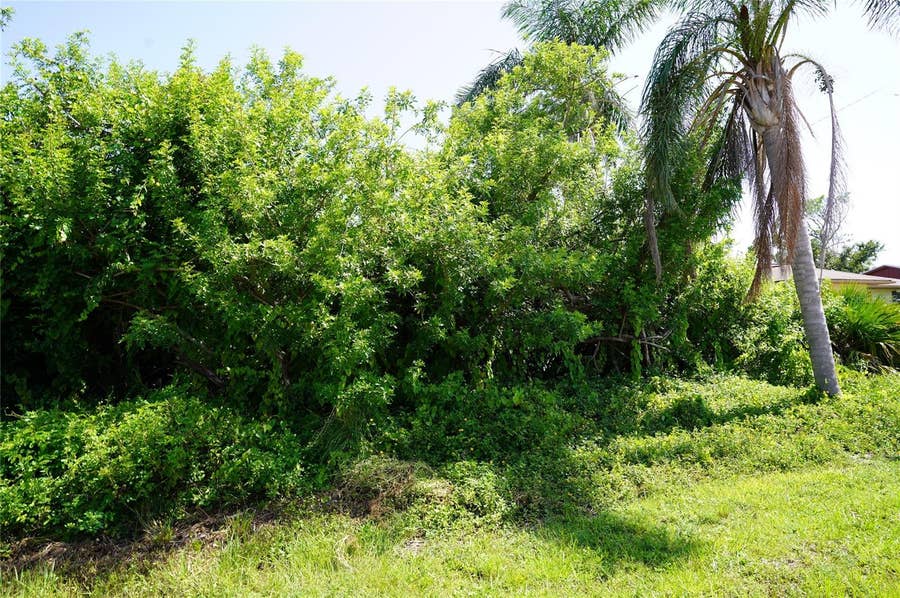 Property photo for 507 MERIDAN AVENUE NW, Port Charlotte, FL