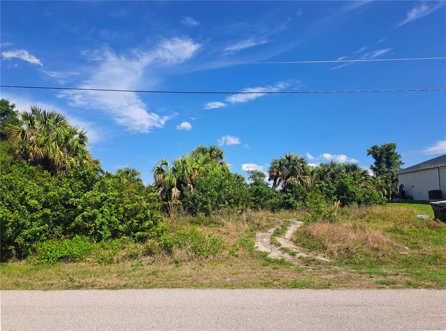 Property photo for LOT 32 CAROLINA STREET, North Port, FL