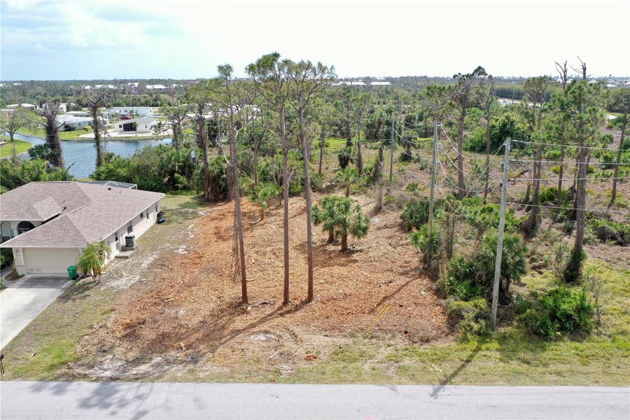Property photo for 8905 BANTRY BAY, Englewood, FL