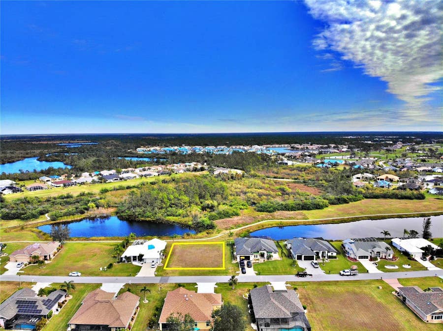 Property photo for 12932 SW PEMBROKE CIRCLE S, Lake Suzy, FL