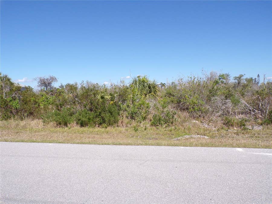 Property photo for 15547 MCCOMB CIRCLE, Port Charlotte, FL
