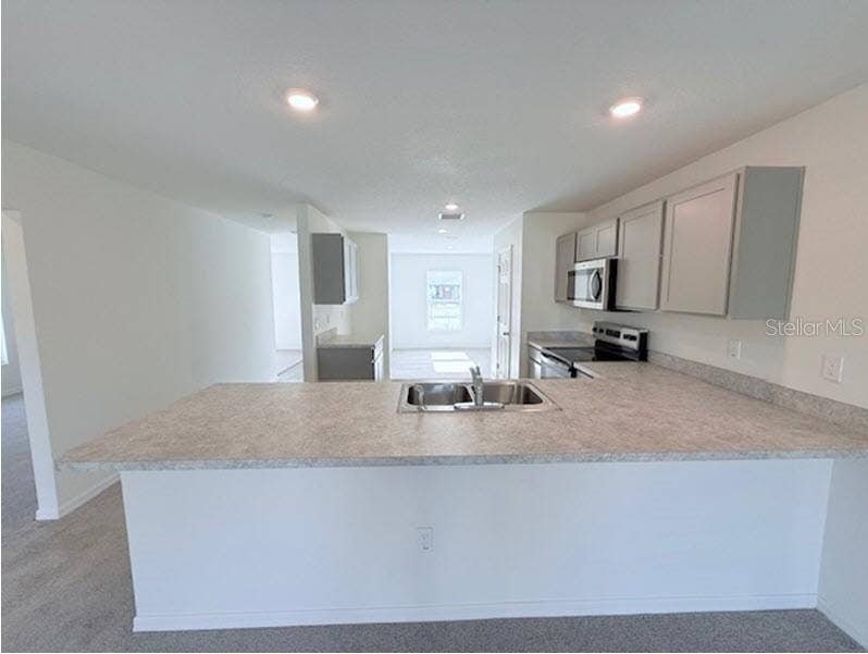 25 ROUND THORN DRIVE, Palm Coast, FL 32164 25 ROUND THORN DRIVE, Palm Coast, FL 32164