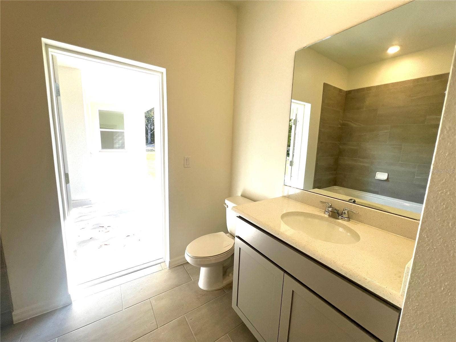 4 LYNBROOK DRIVE, Palm Coast, FL 32137 4 LYNBROOK DRIVE, Palm Coast, FL 32137