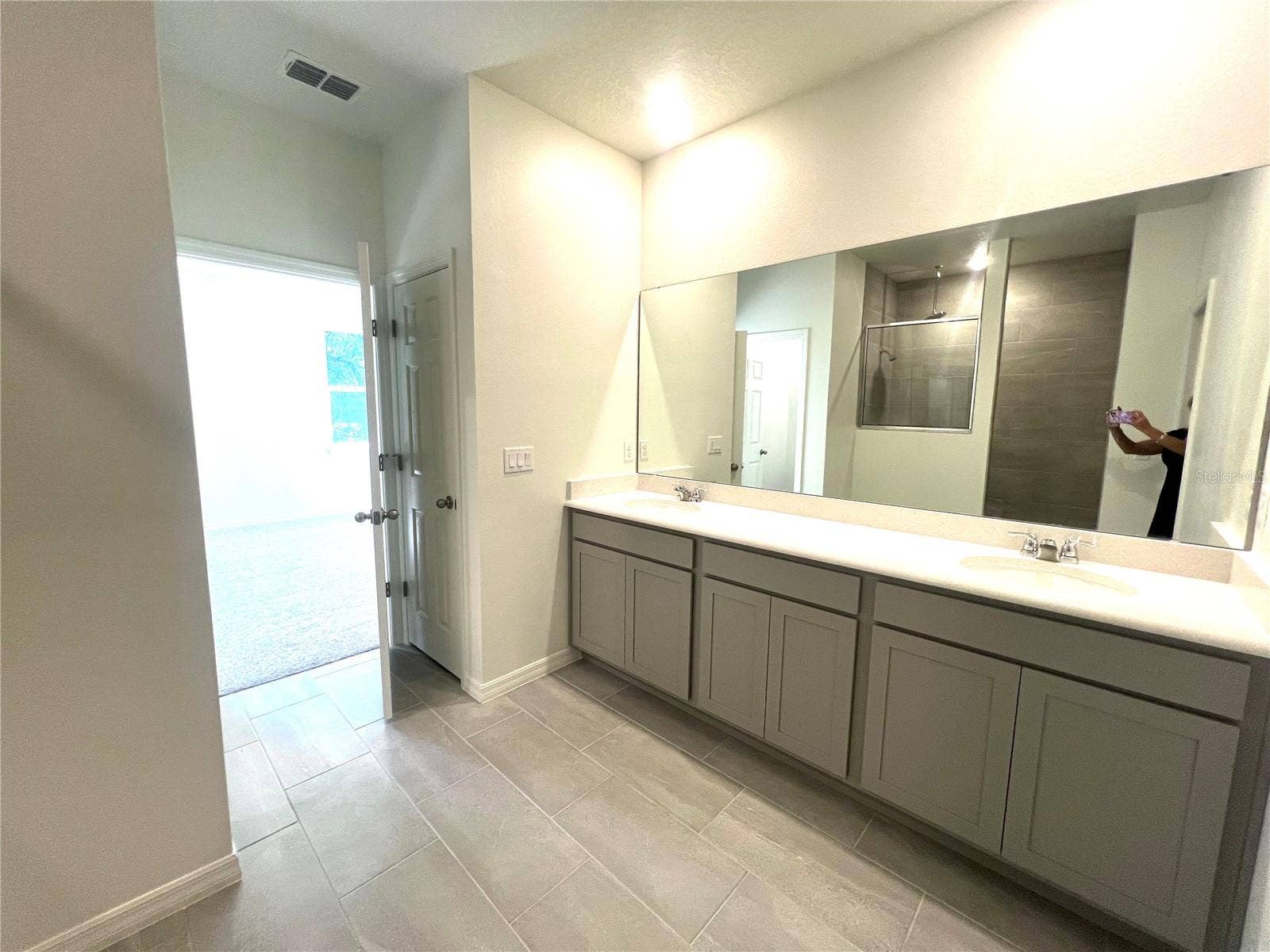 4 LYNBROOK DRIVE, Palm Coast, FL 32137 4 LYNBROOK DRIVE, Palm Coast, FL 32137