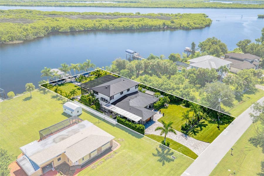 Property photo for 2424 HARBOUR DRIVE, Punta Gorda, FL