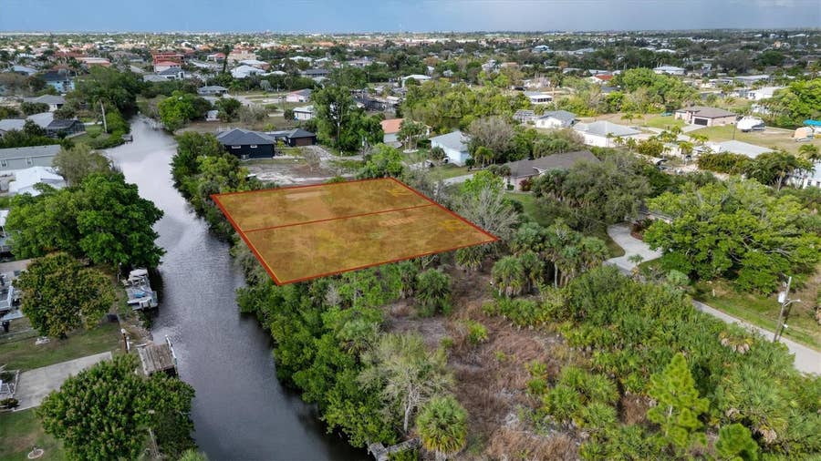 Property photo for 3015 BANYAN WAY, Punta Gorda, FL