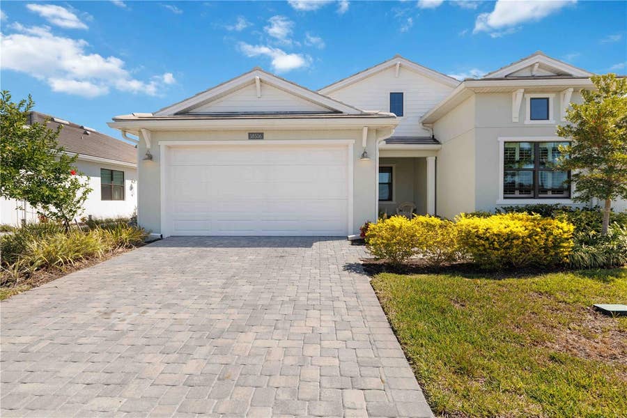 Property photo for 18516 DAYSPRING PLACE, Venice, FL