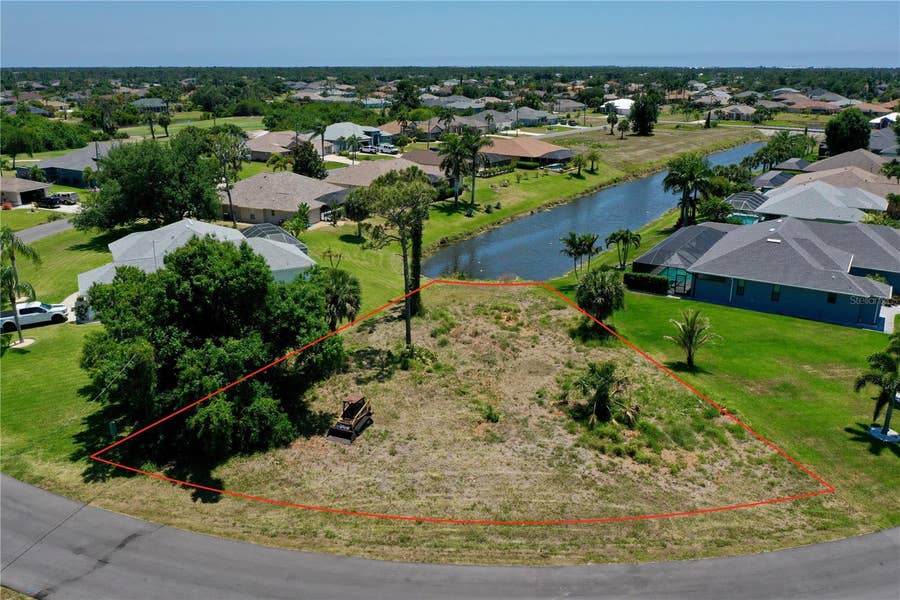 Property photo for 23 MEDALIST CIRCLE, Rotonda West, FL