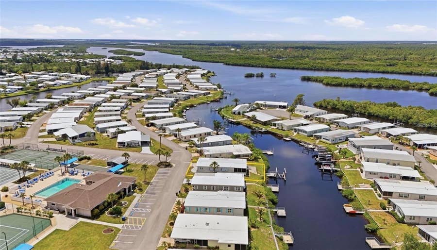 Property photo for 118 MARTINIQUE ROAD, North Port, FL