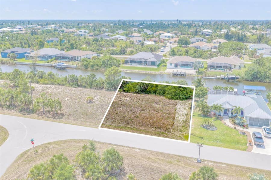Property photo for 15424 HENNIPEN CIRCLE, Port Charlotte, FL