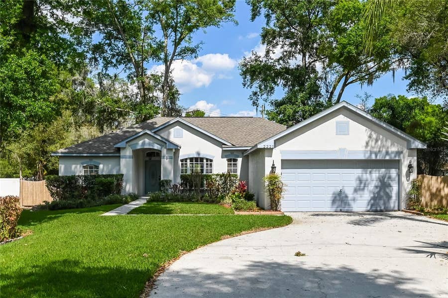 Property photo for 2221 MOUNTAIN MEADOW WAY, Valrico, FL
