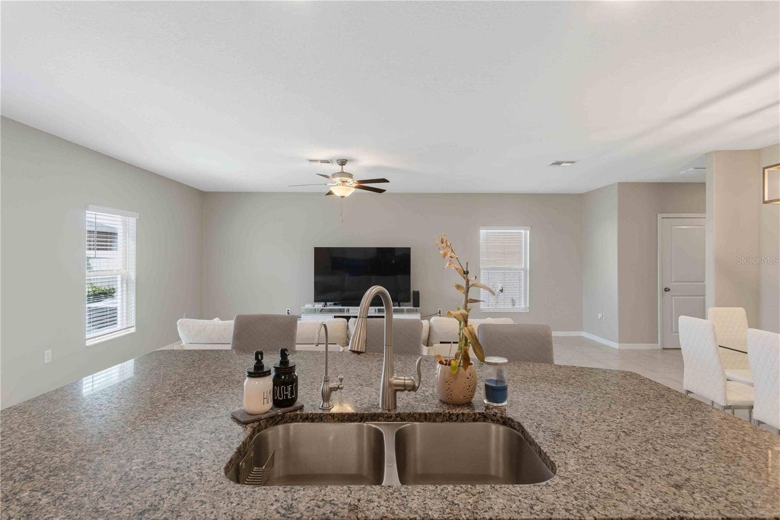 9440 LEMON DROP LOOP, Sun City Center, FL 33573