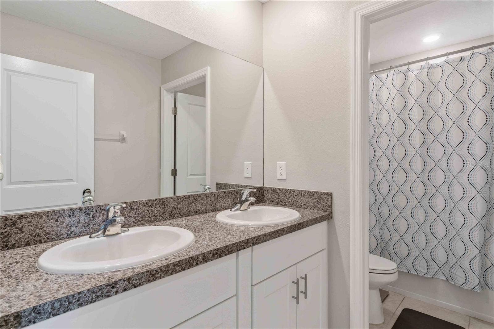 9440 LEMON DROP LOOP, Sun City Center, FL 33573