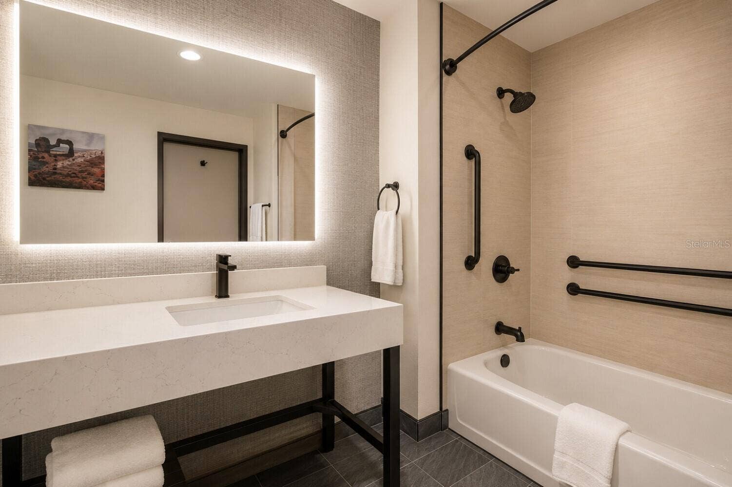 22417 HANCOCK AVENUE, Punta Gorda, FL 33980 Hotel Bathroom