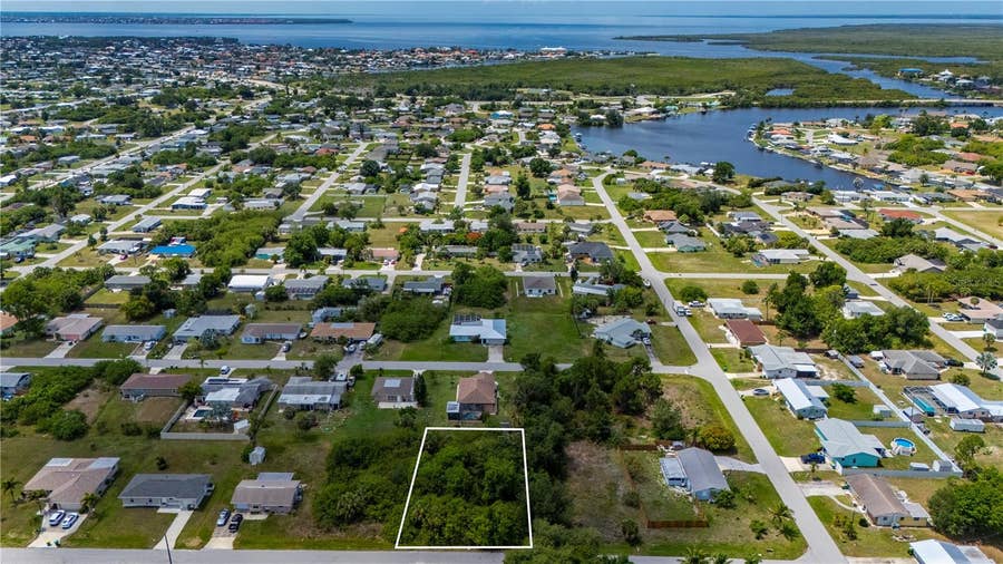 Property photo for 209 FORREST AVENUE NW, Port Charlotte, FL