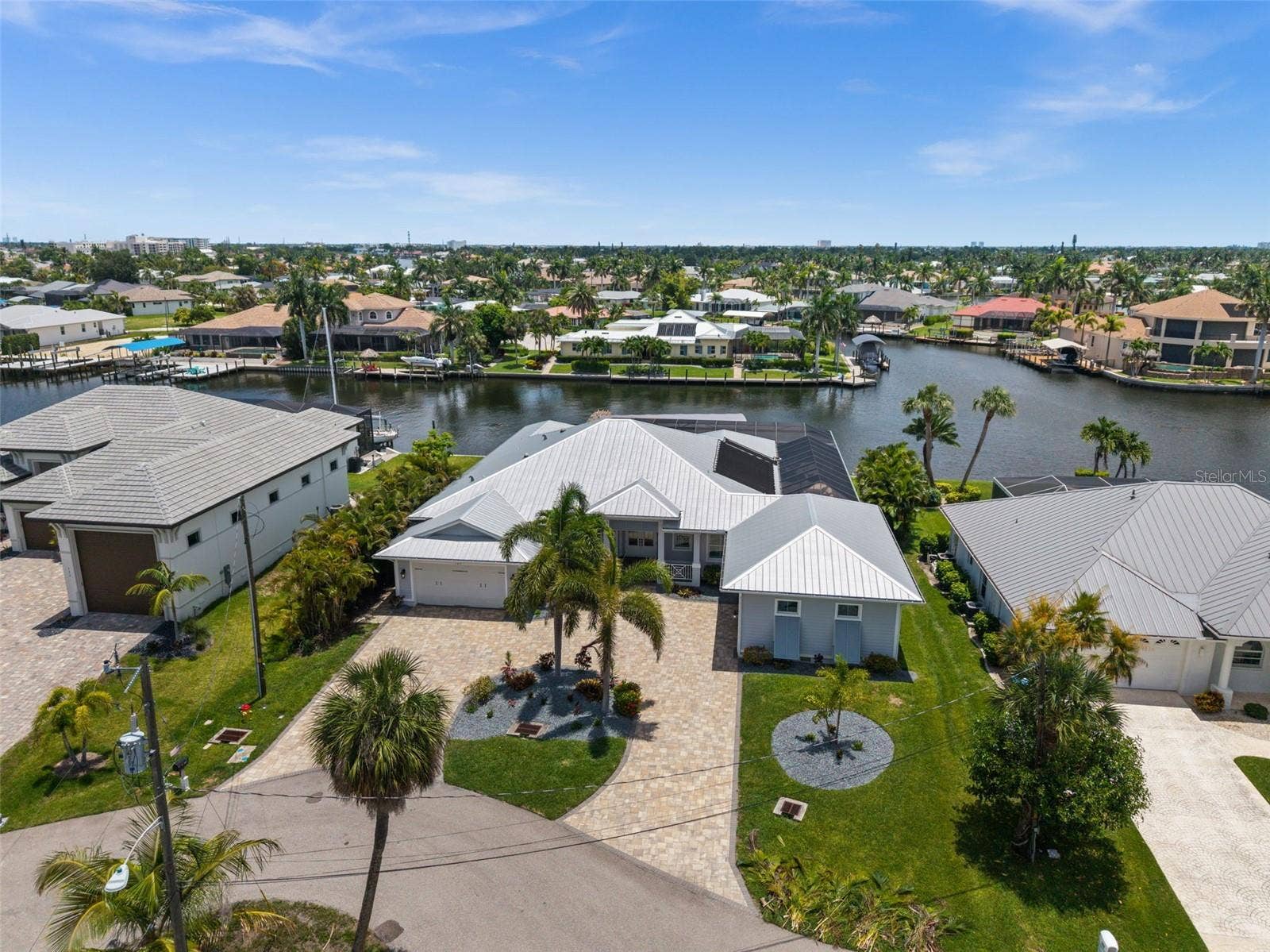 105 SW 52ND STREET, Cape Coral, FL 33914 Circle drive is all pavers