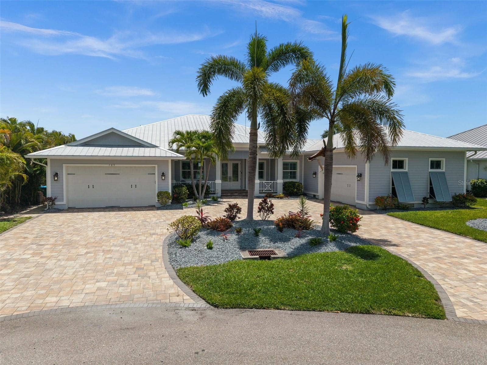 105 SW 52ND STREET, Cape Coral, FL 33914 Beautiful home with garage space for 5+ cars