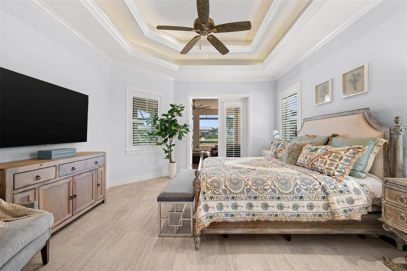 105 SW 52ND STREET, Cape Coral, FL 33914 Direct access to the lanai and pool from the primary suite