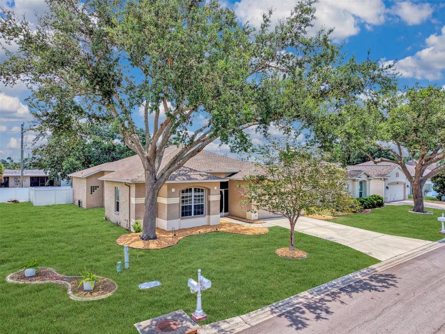 Property photo for 4327 MANFIELD DRIVE, Venice, FL