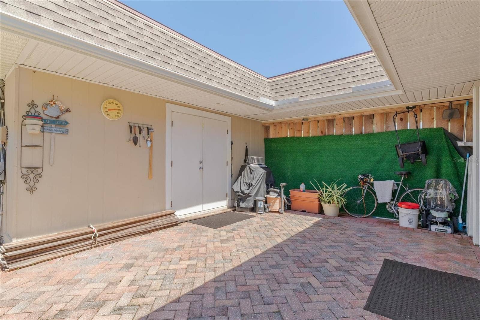 18579 ROBINSON AVENUE, Port Charlotte, FL 33948 18579 ROBINSON AVENUE, Port Charlotte, FL 33948