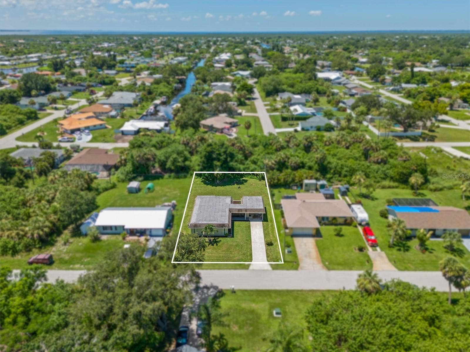 18579 ROBINSON AVENUE, Port Charlotte, FL 33948 18579 ROBINSON AVENUE, Port Charlotte, FL 33948