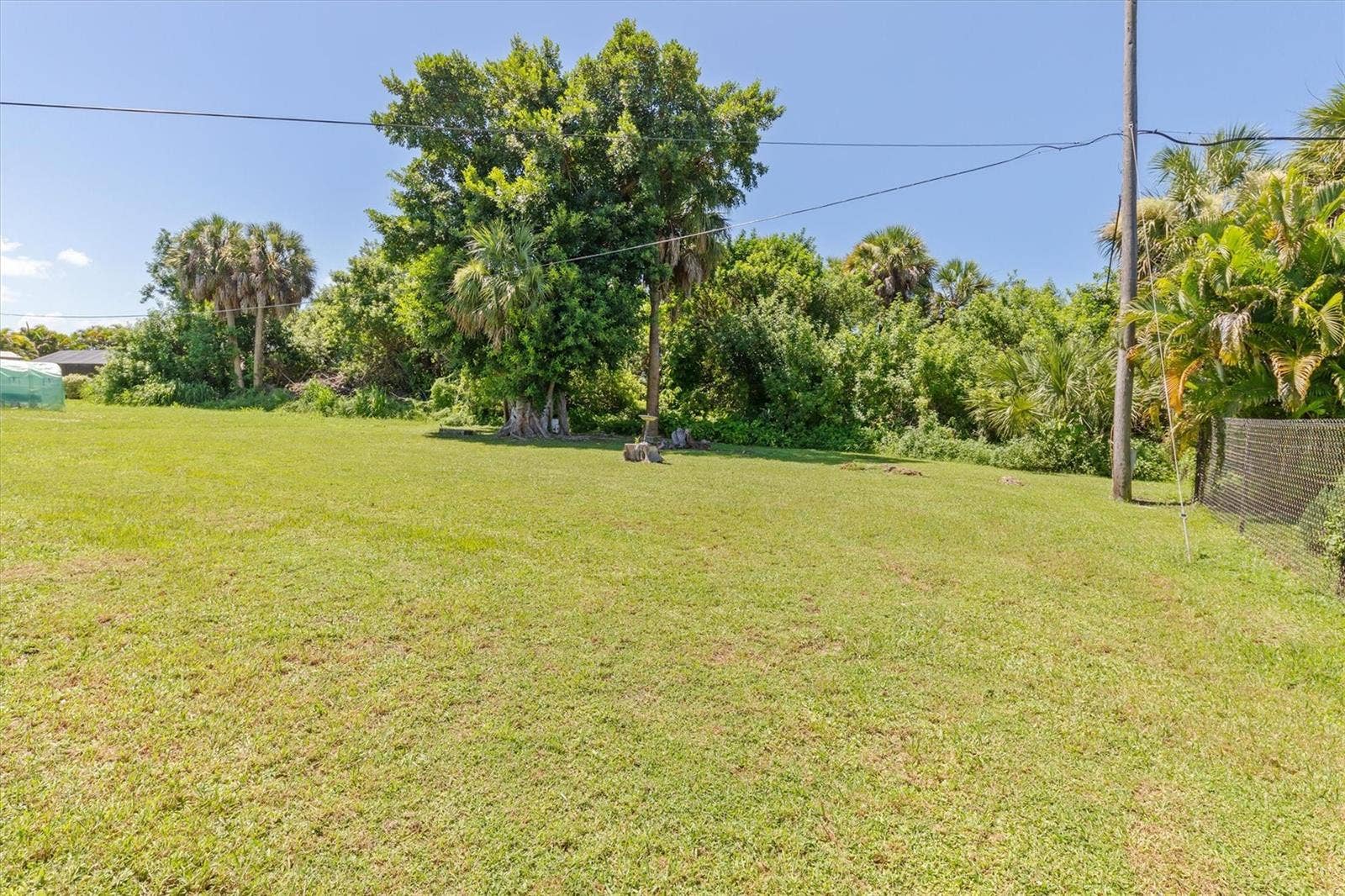 18579 ROBINSON AVENUE, Port Charlotte, FL 33948 18579 ROBINSON AVENUE, Port Charlotte, FL 33948