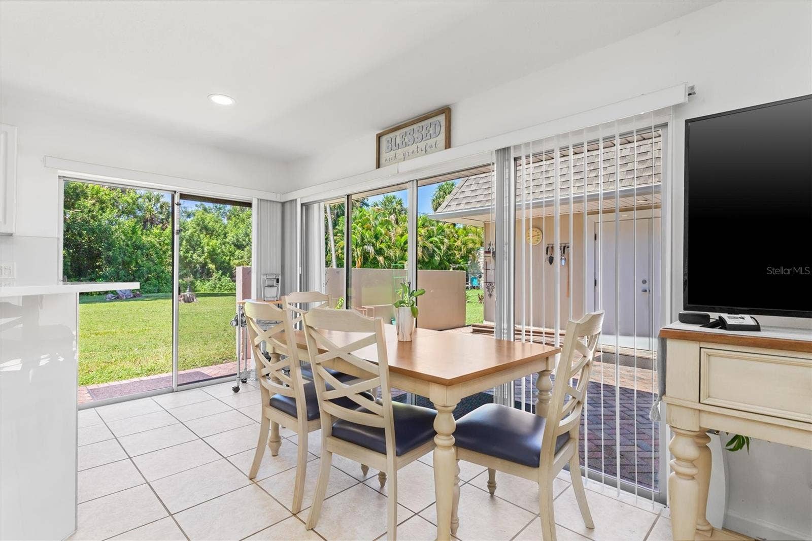 18579 ROBINSON AVENUE, Port Charlotte, FL 33948 Dining