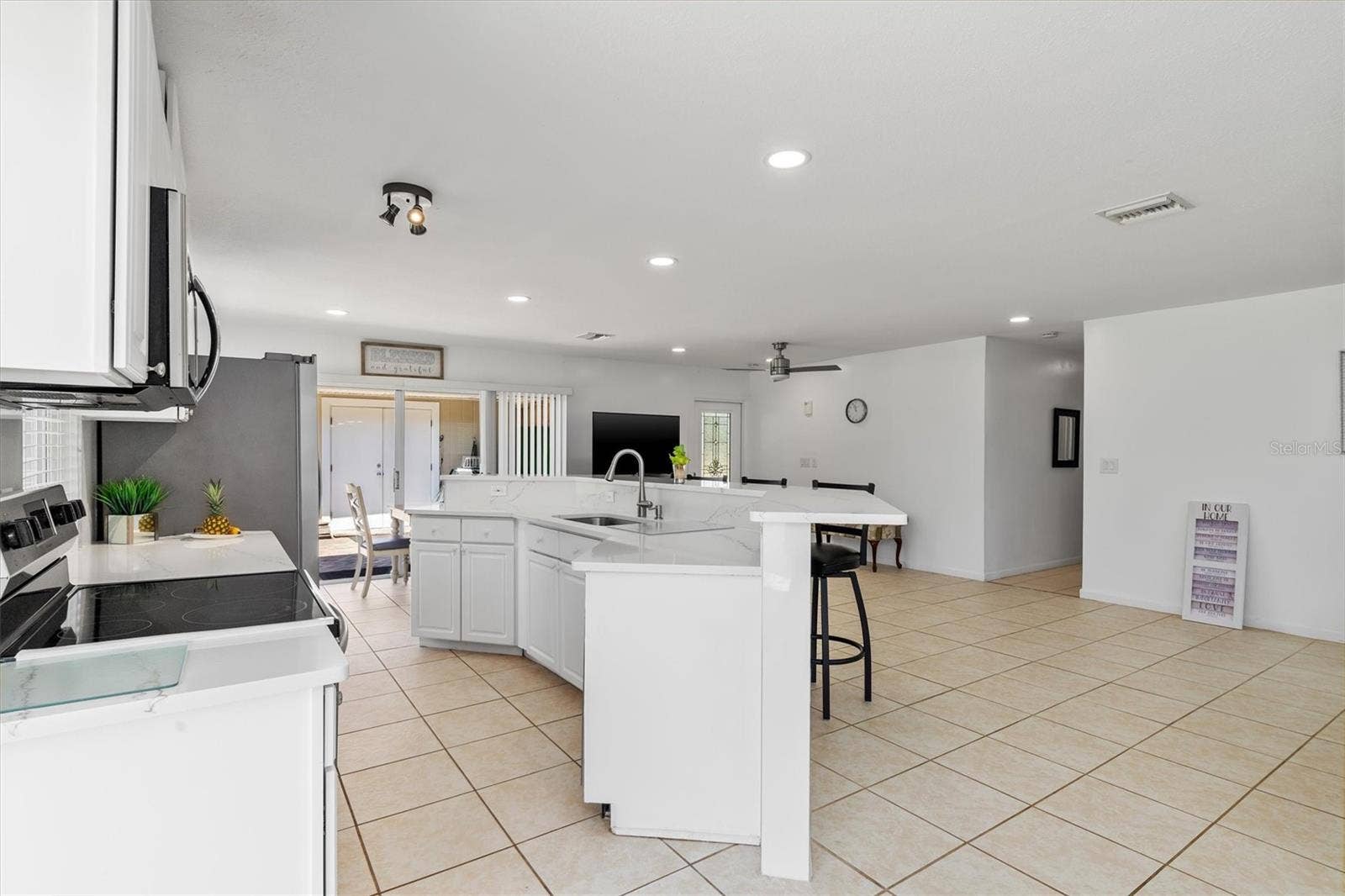 18579 ROBINSON AVENUE, Port Charlotte, FL 33948 18579 ROBINSON AVENUE, Port Charlotte, FL 33948