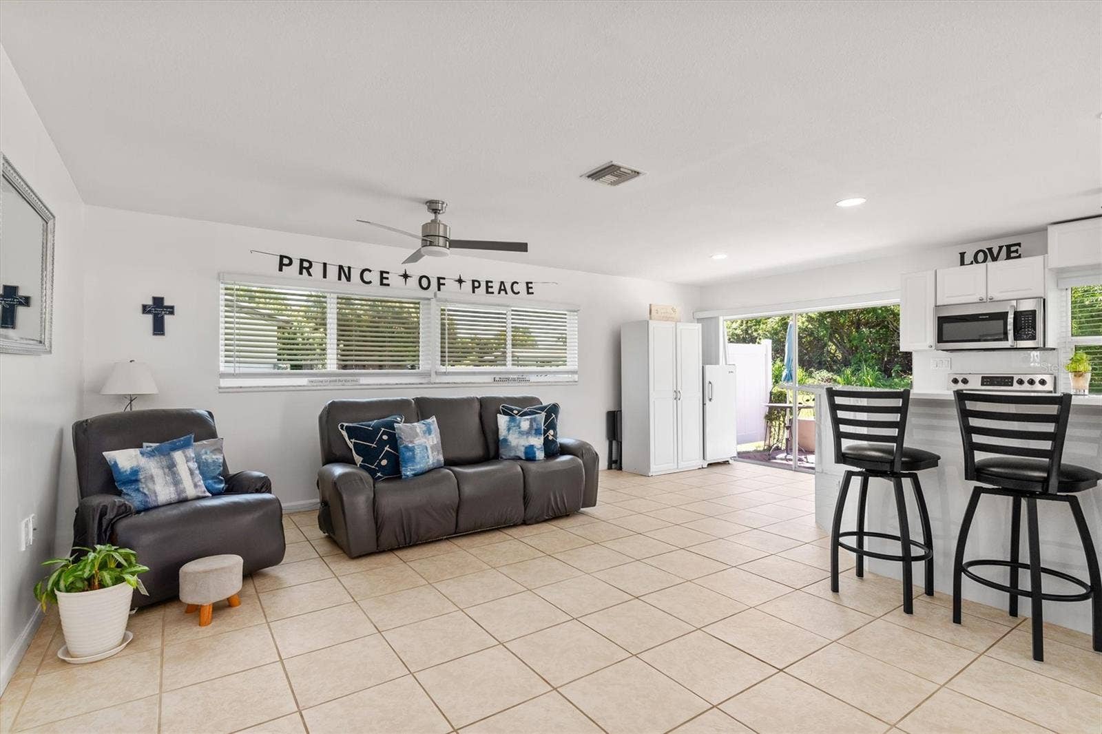 18579 ROBINSON AVENUE, Port Charlotte, FL 33948 18579 ROBINSON AVENUE, Port Charlotte, FL 33948