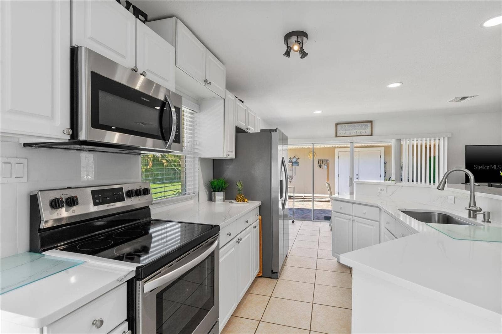 18579 ROBINSON AVENUE, Port Charlotte, FL 33948 18579 ROBINSON AVENUE, Port Charlotte, FL 33948