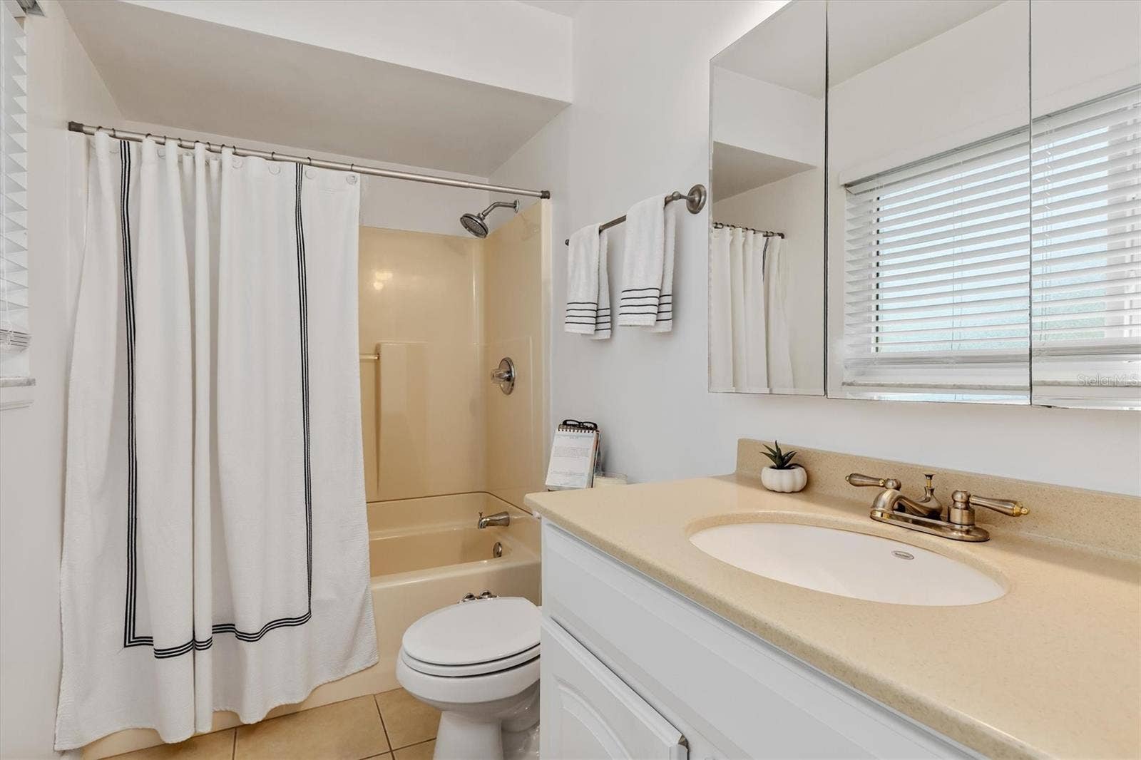 18579 ROBINSON AVENUE, Port Charlotte, FL 33948 Primary Bath