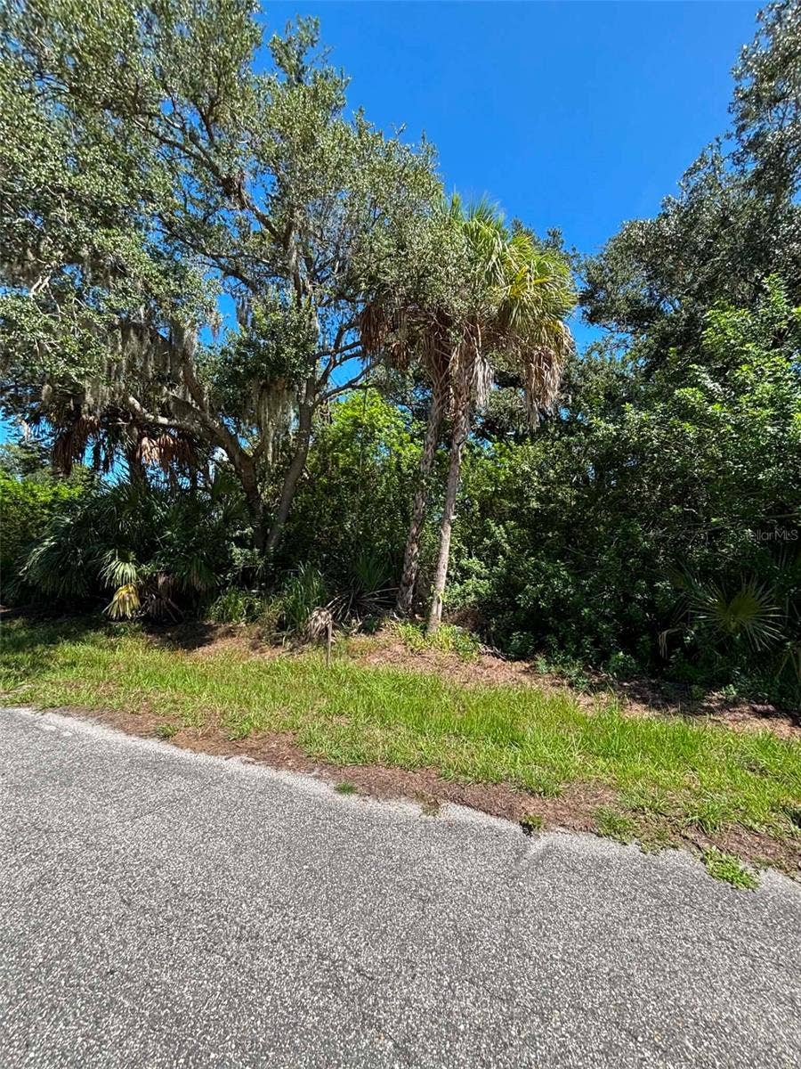 Property photo for 18016 WING AVENUE, Port Charlotte, FL