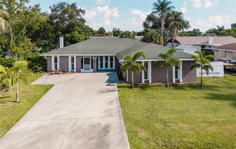 Property photo for 625 E BAFFIN DRIVE, Venice, FL