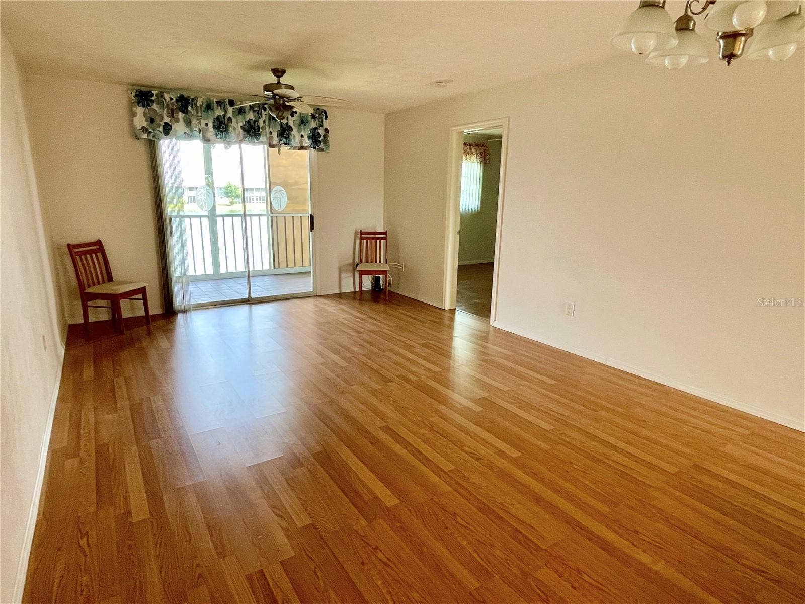3310 LOVELAND BOULEVARD, #606, Punta Gorda, FL 33980 Livingroom
