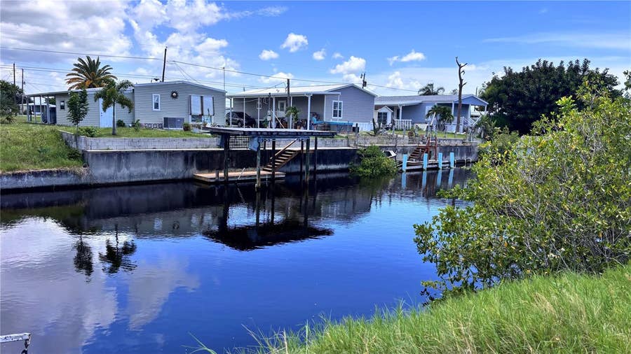 Property photo for 1305 KINGFISHER DRIVE, Englewood, FL