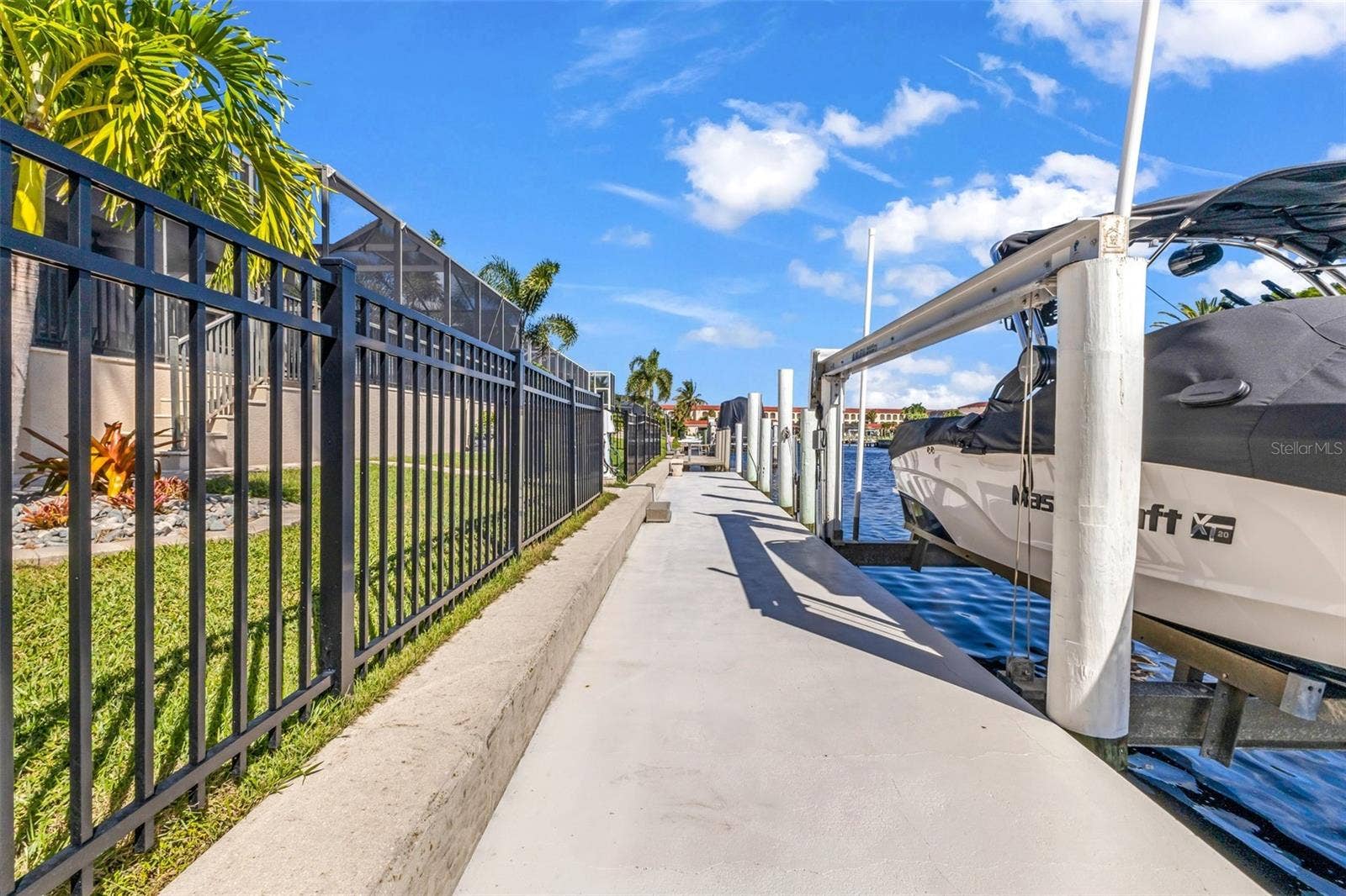 44 COLONY POINT DRIVE, Punta Gorda, FL 33950 60' concrete dock and 16,000lb boat lift.