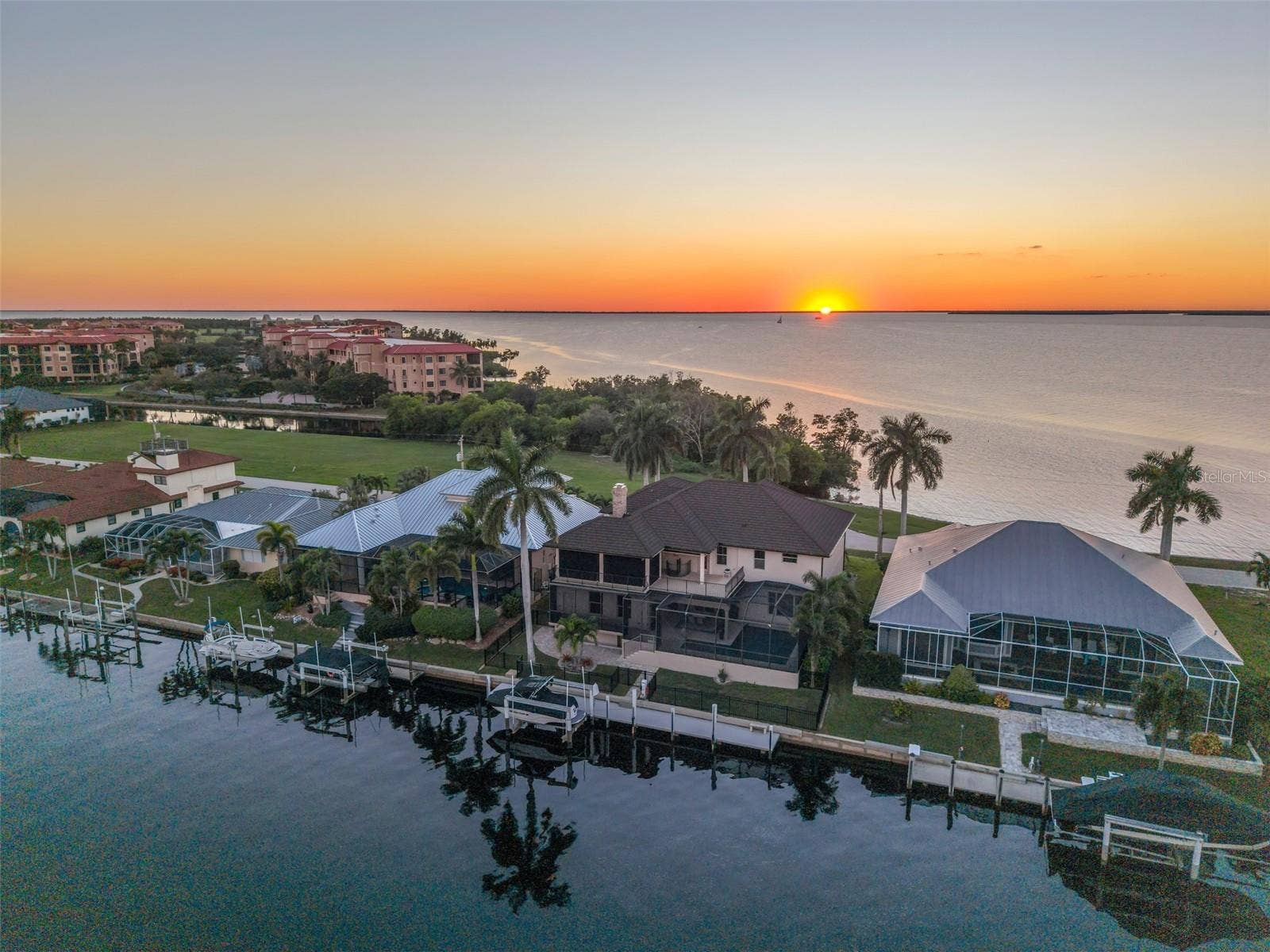 44 COLONY POINT DRIVE, Punta Gorda, FL 33950 44 COLONY POINT DRIVE, Punta Gorda, FL 33950