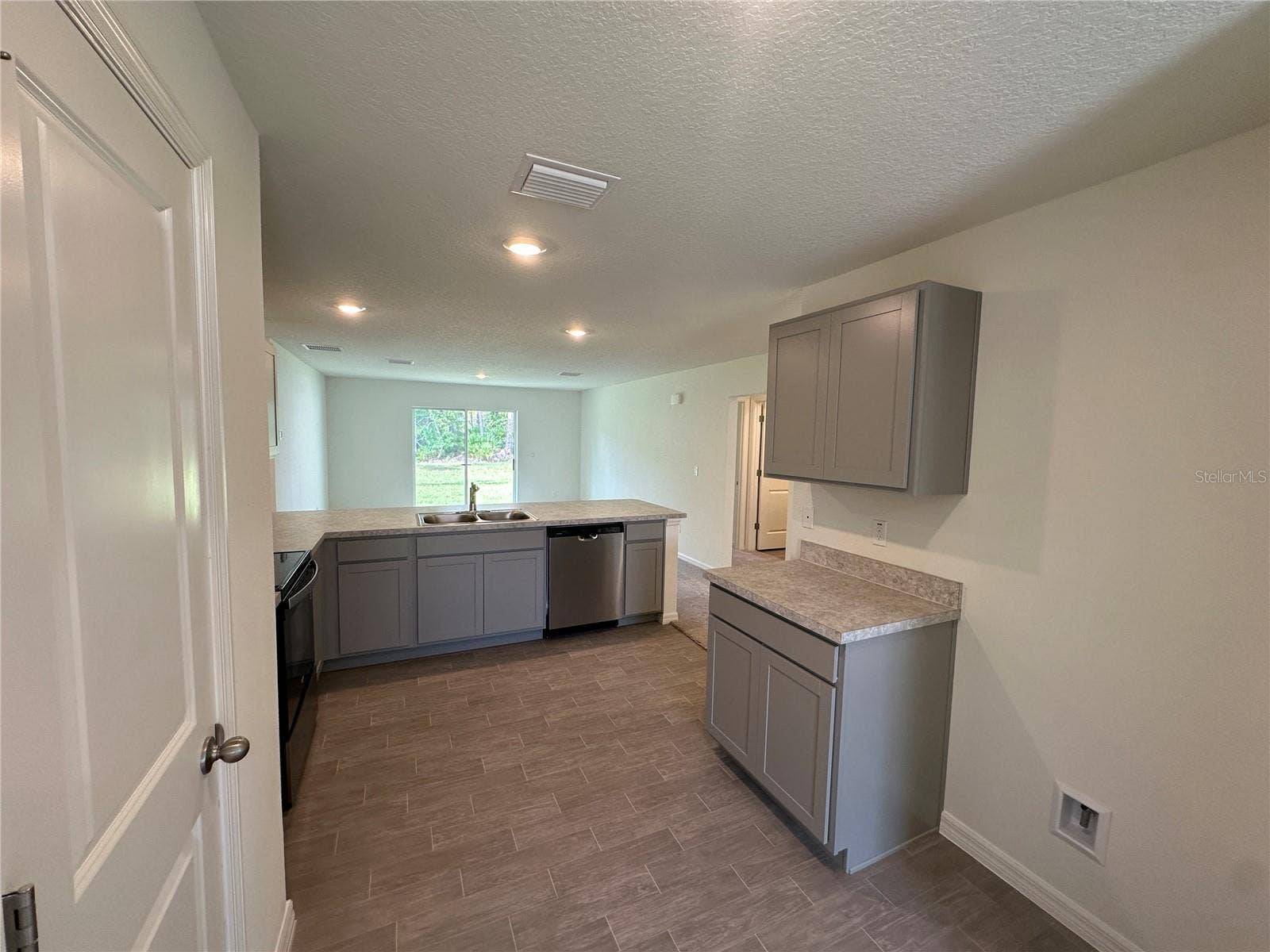 6 REINE PLACE, Palm Coast, FL 32164 6 REINE PLACE, Palm Coast, FL 32164