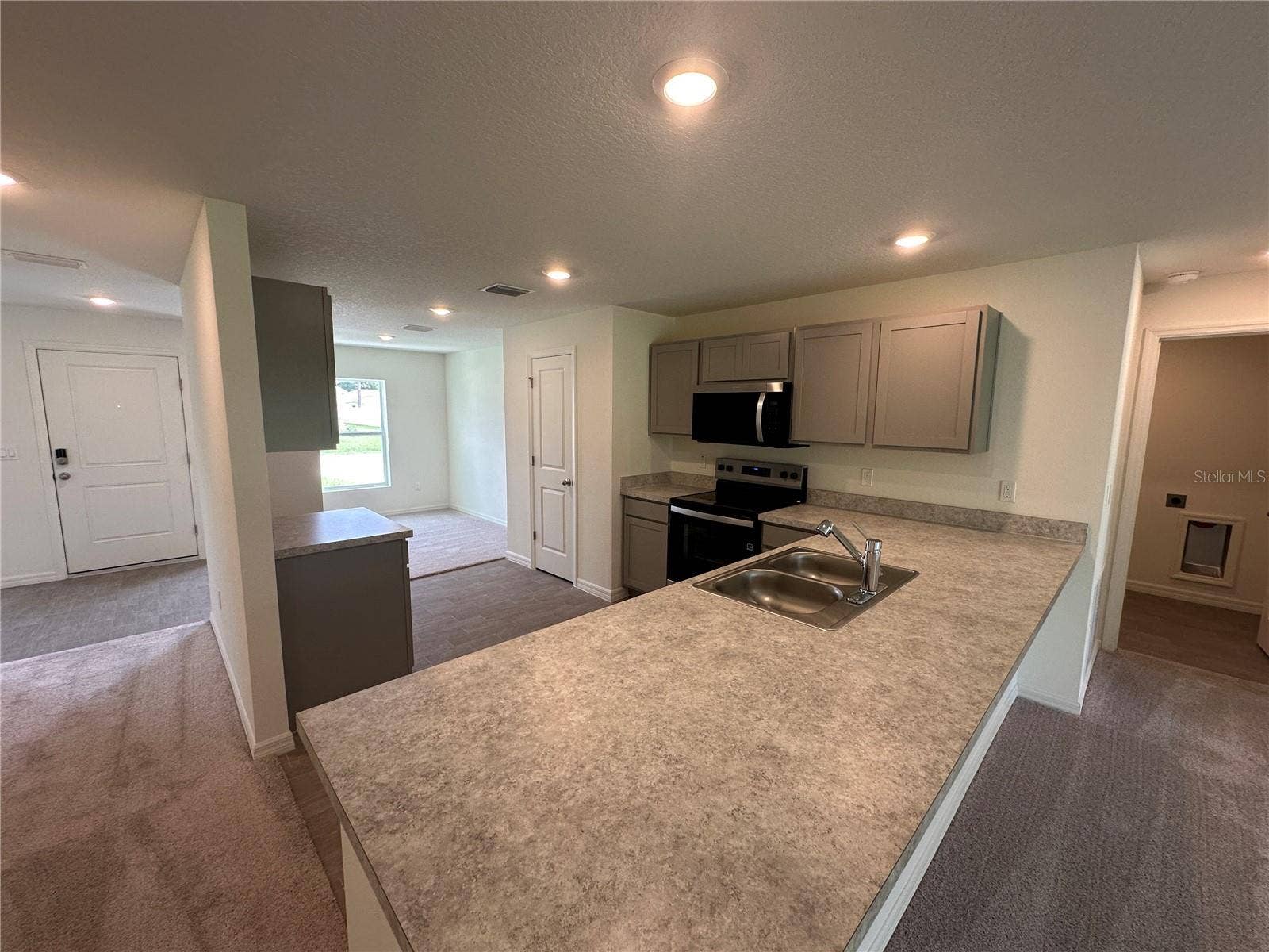 6 REINE PLACE, Palm Coast, FL 32164 6 REINE PLACE, Palm Coast, FL 32164