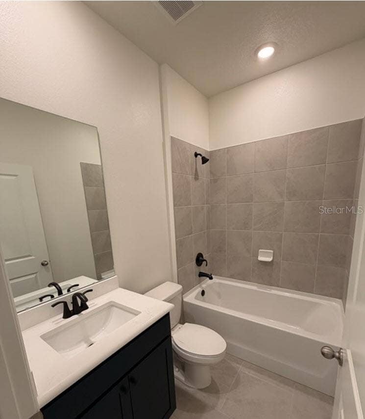 37 ZEPHYR LILY TRAIL, Palm Coast, FL 32164 37 ZEPHYR LILY TRAIL, Palm Coast, FL 32164
